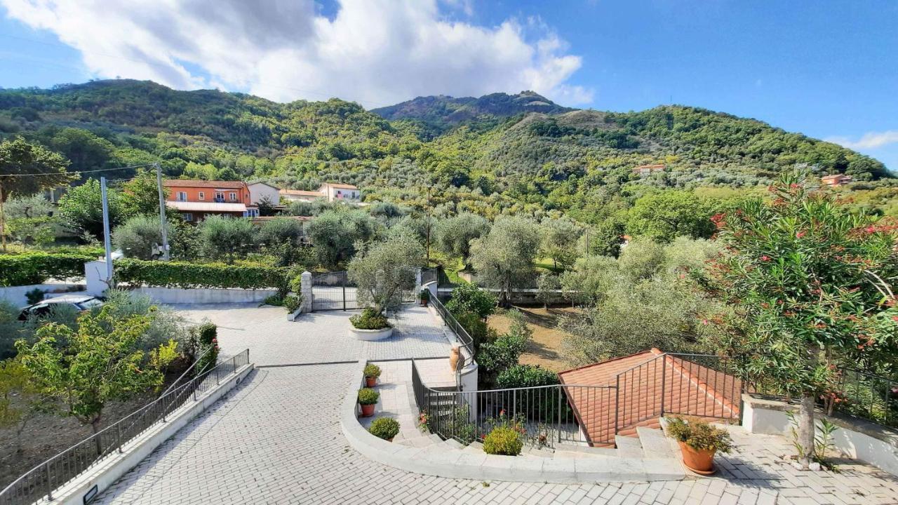 Casa Elisabetta Shortlets Apartment Caposele Bagian luar foto