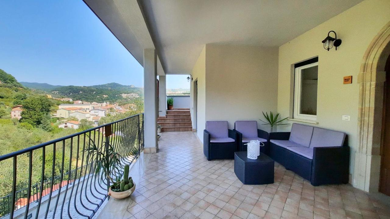 Casa Elisabetta Shortlets Apartment Caposele Bagian luar foto